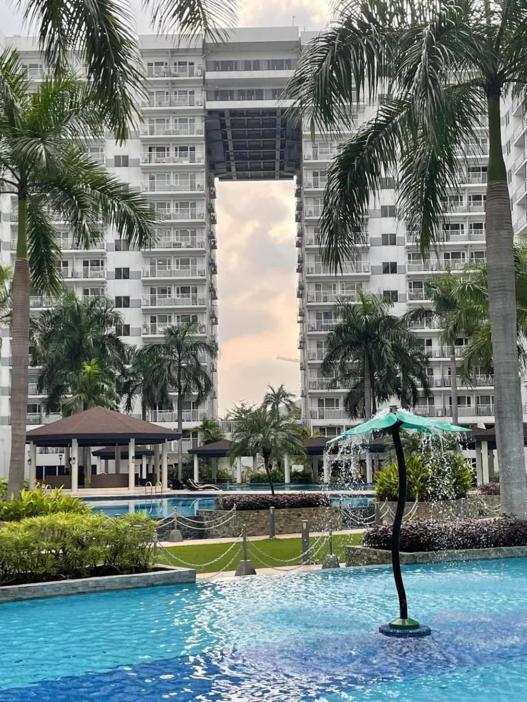 Apartment Moa Shell Residences - Big Balcony Facing Pool Manila