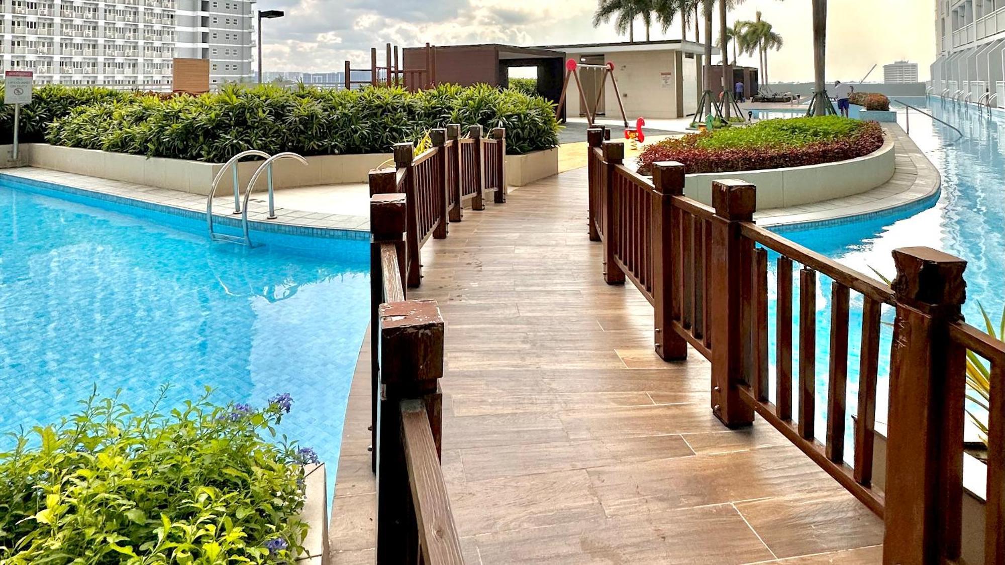 Affordable Condo-hotel 5 Mins Walk To Picc, Ccp, Starcity, World Trade Center Near Moa And Airport Aparthotel Manila