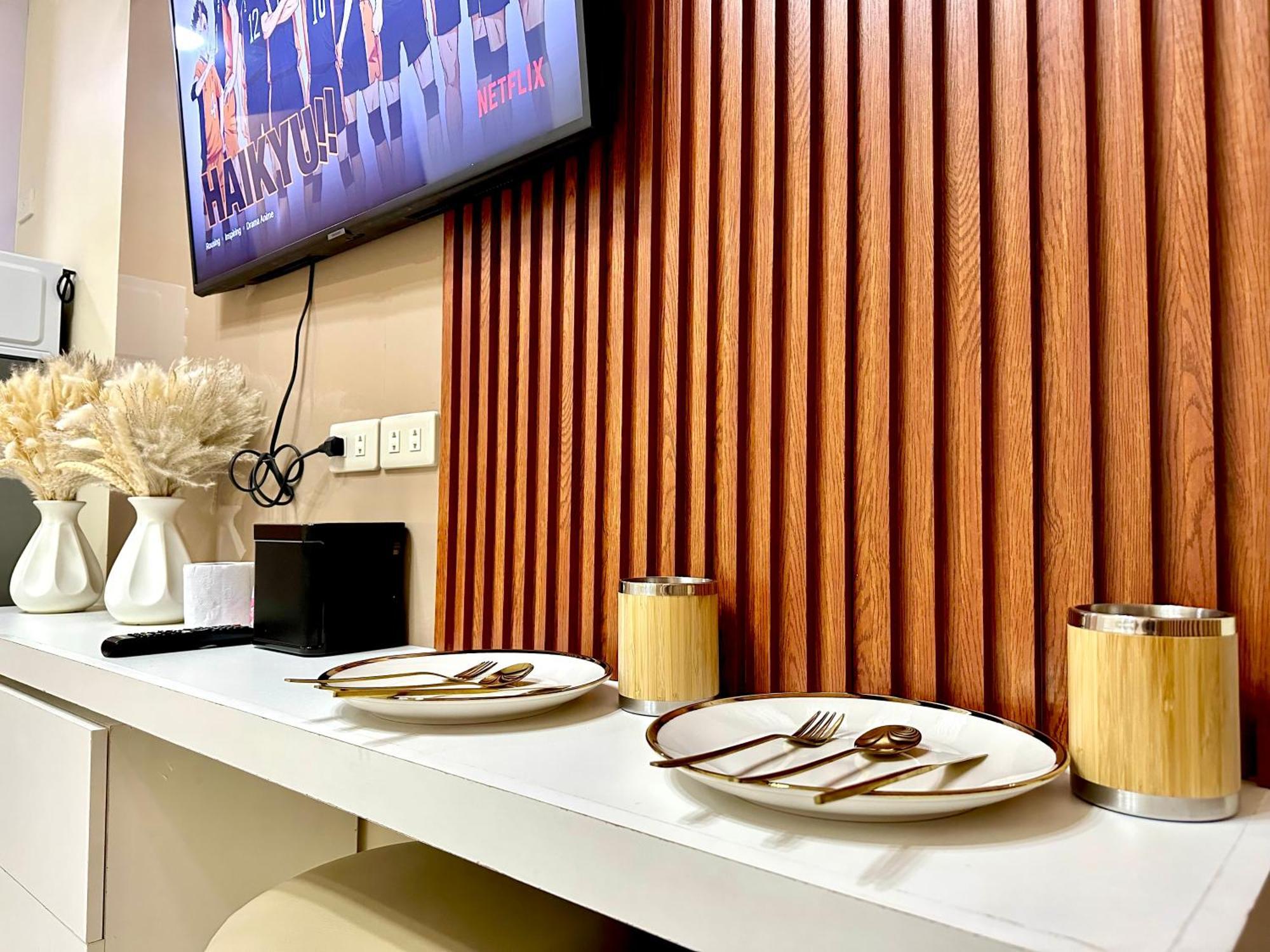 Affordable Condo-hotel 5 Mins Walk To Picc, Ccp, Starcity, World Trade Center Near Moa And Airport Aparthotel Manila