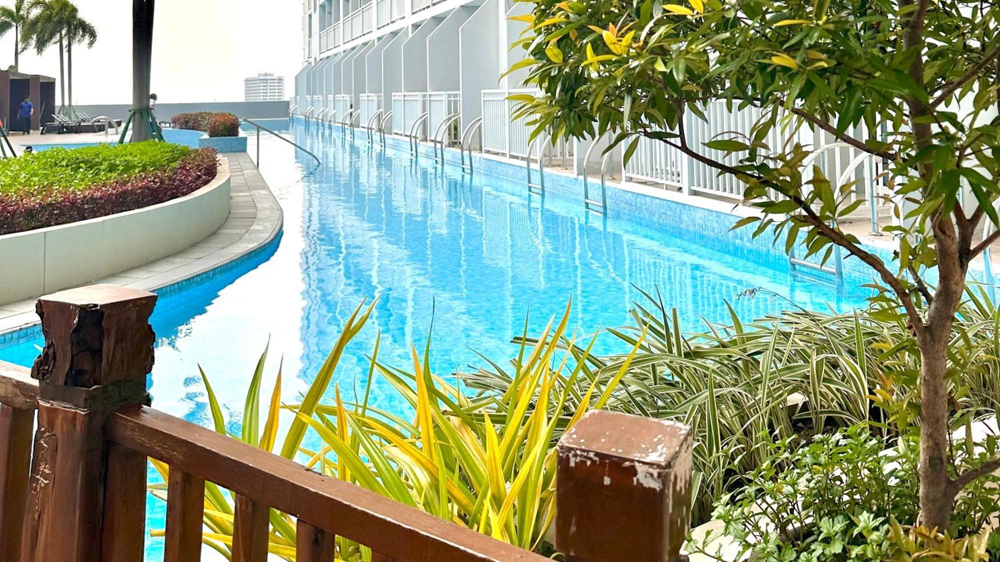 Affordable Condo-hotel 5 Mins Walk To Picc, Ccp, Starcity, World Trade Center Near Moa And Airport Manila