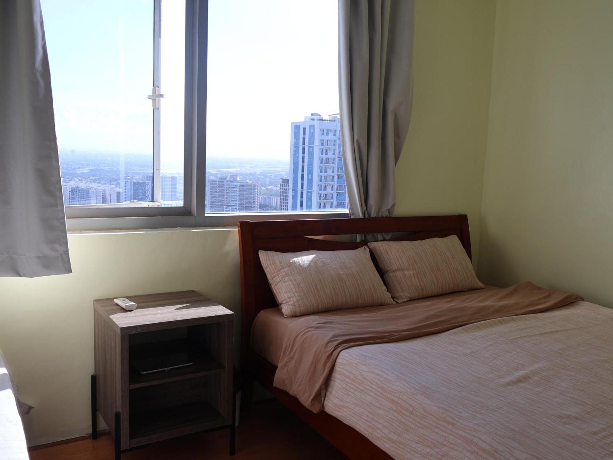 Simple&convience 1br In Bgc Near Hight Street Sm Aura *