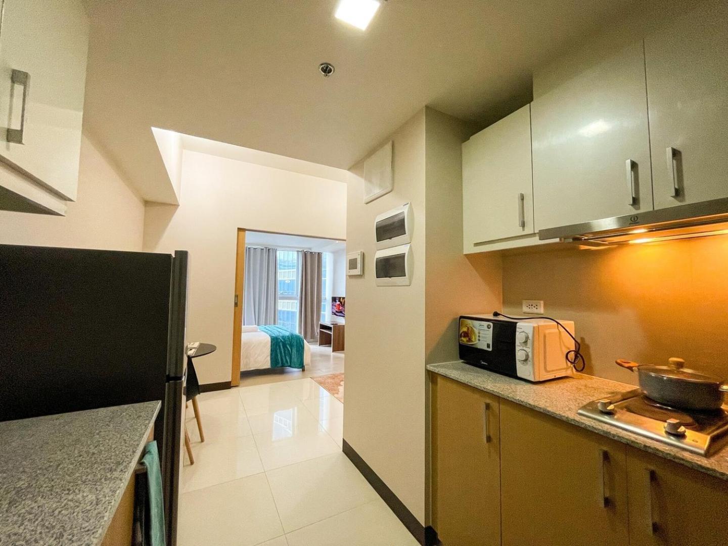 Bgc Facing Mitsukoshi Mall #upt122g Holiday home *