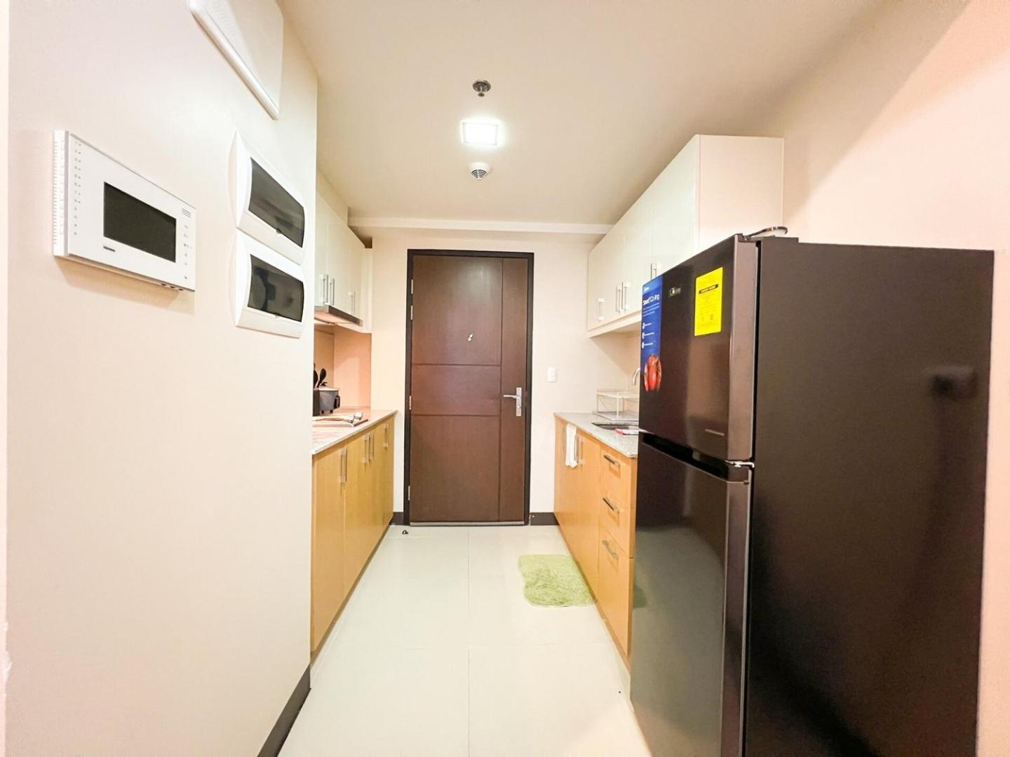 Apartment Upscale Bgc Near Mitsukoshi #upt130g *
