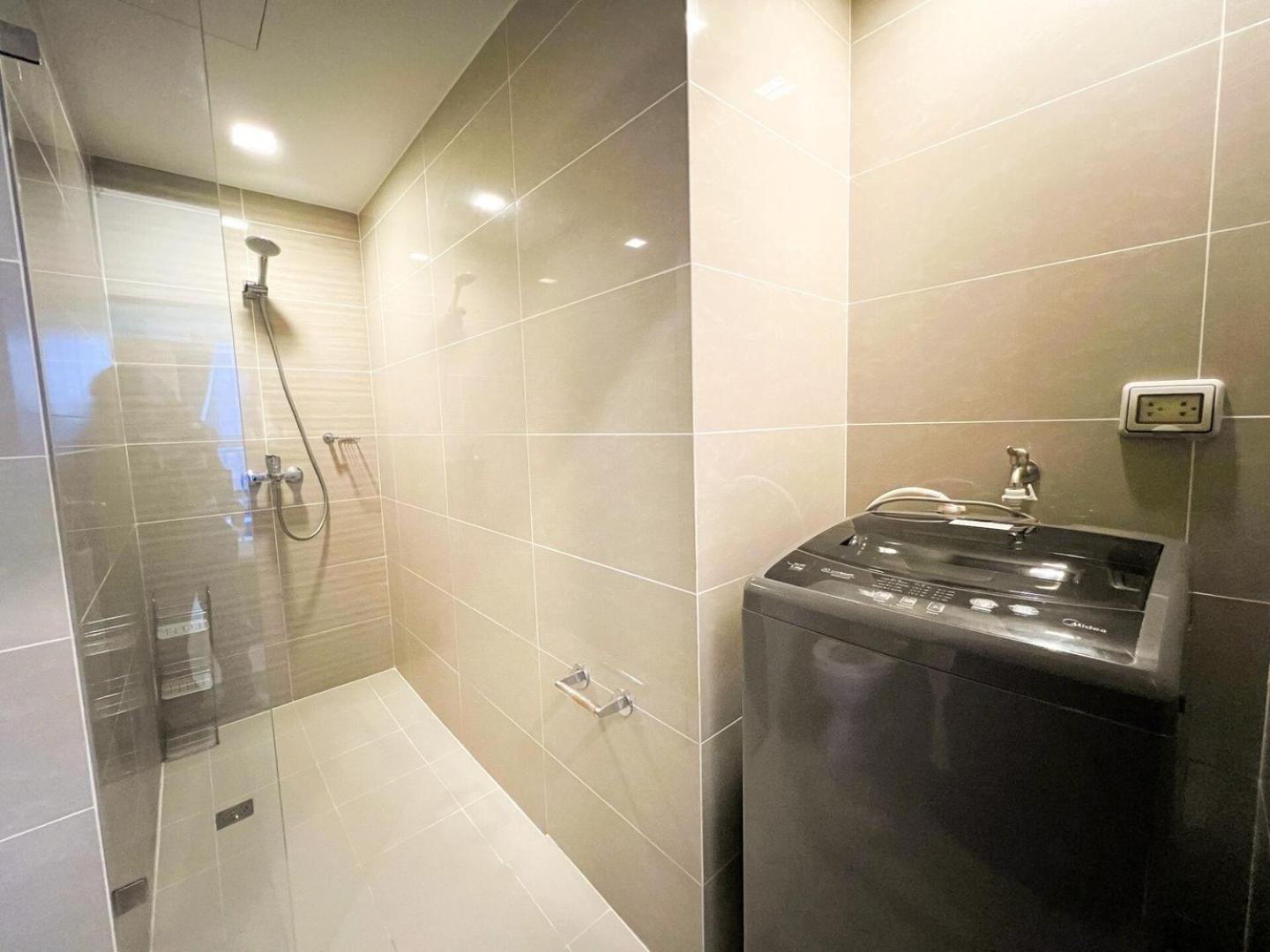 Upscale Bgc Near Mitsukoshi #upt130g Apartment *