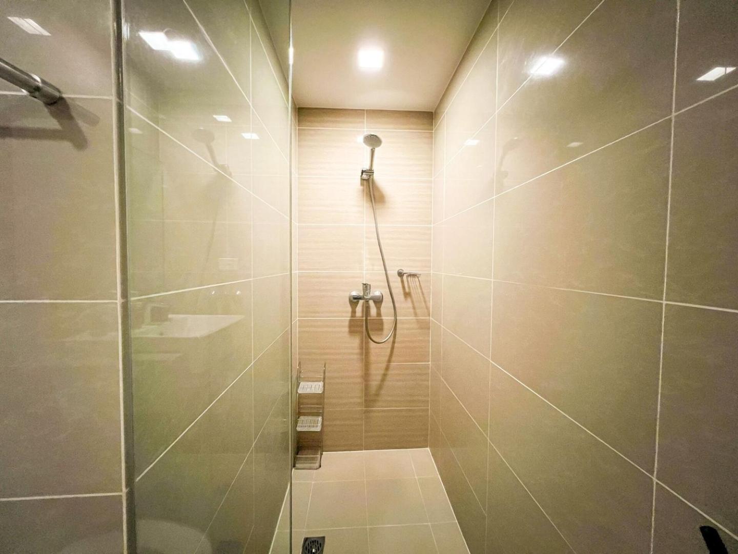 Upscale Bgc Near Mitsukoshi #upt130g Manila