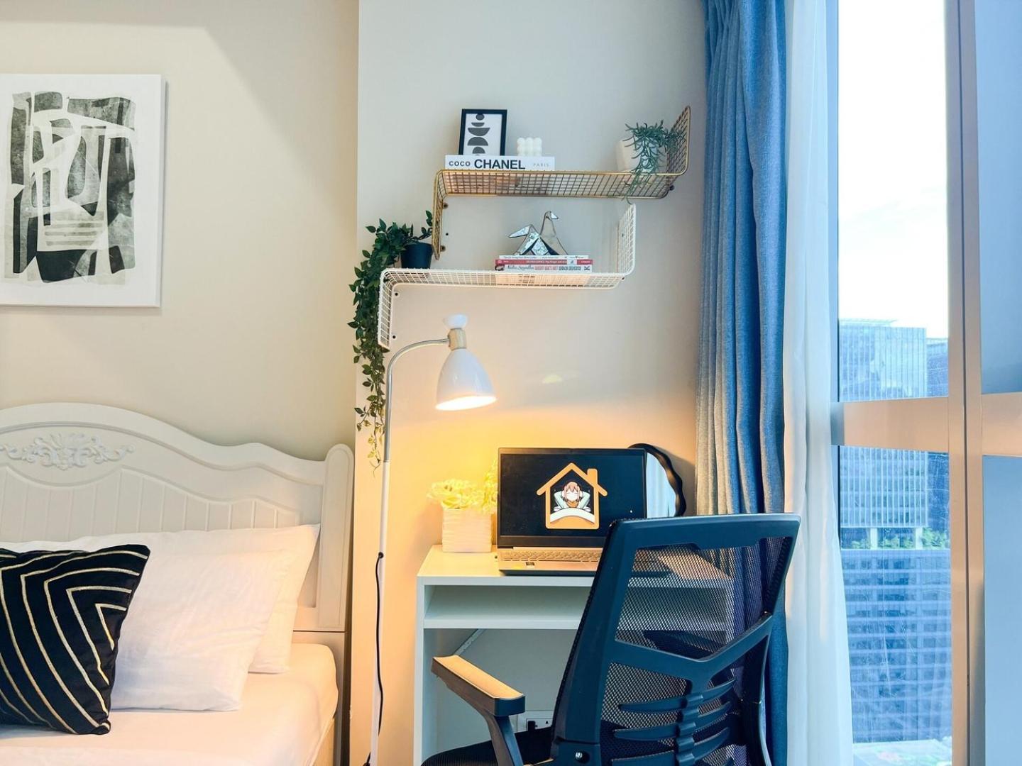 Apartment Upscale Bgc Near Mitsukoshi #upt130g