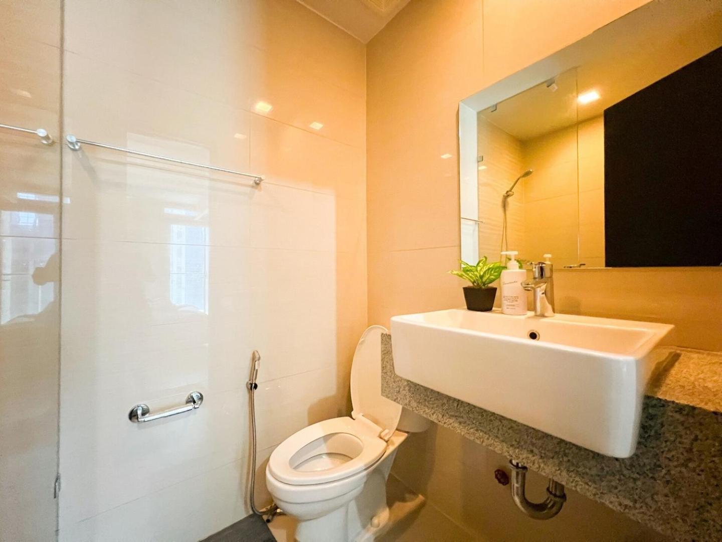 Luxury Bgc Near Uptown,grand Hyatt #upt219k Holiday home