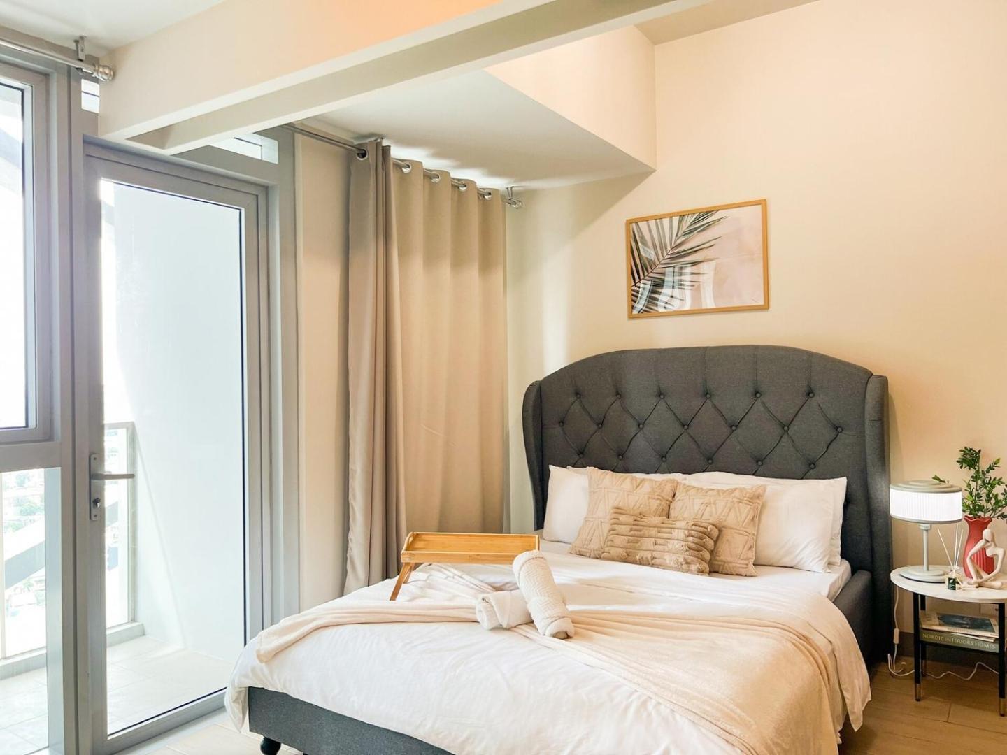Luxury Bgc Near Uptown,grand Hyatt #upt219k *