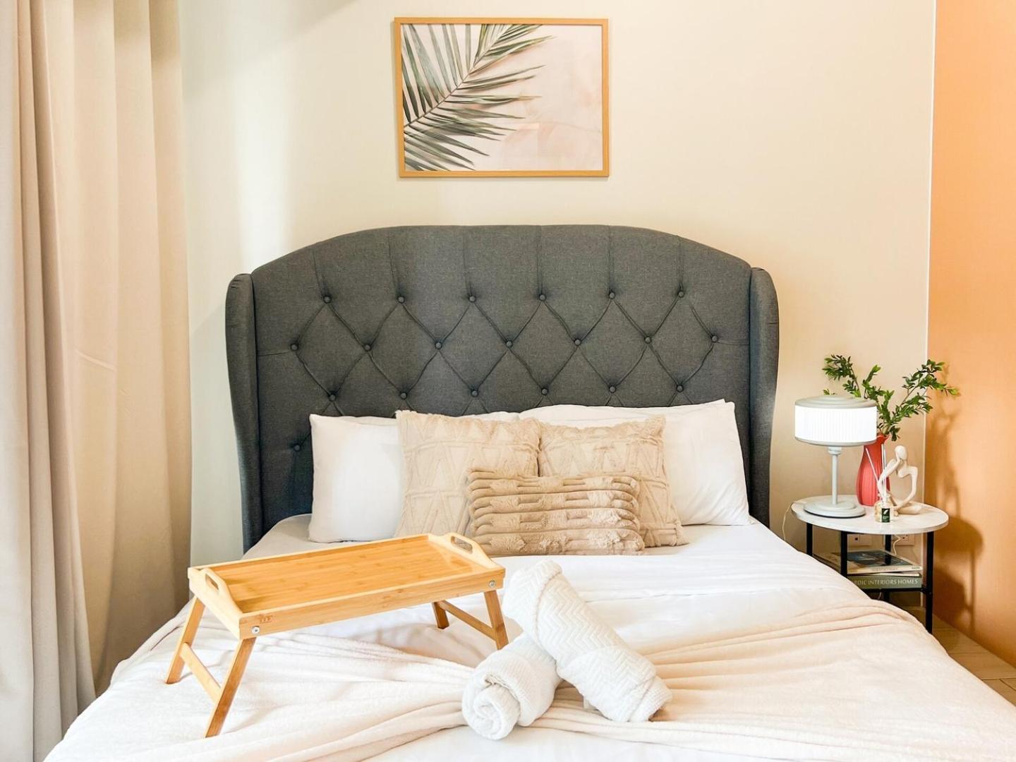 Luxury Bgc Near Uptown,grand Hyatt #upt219k *