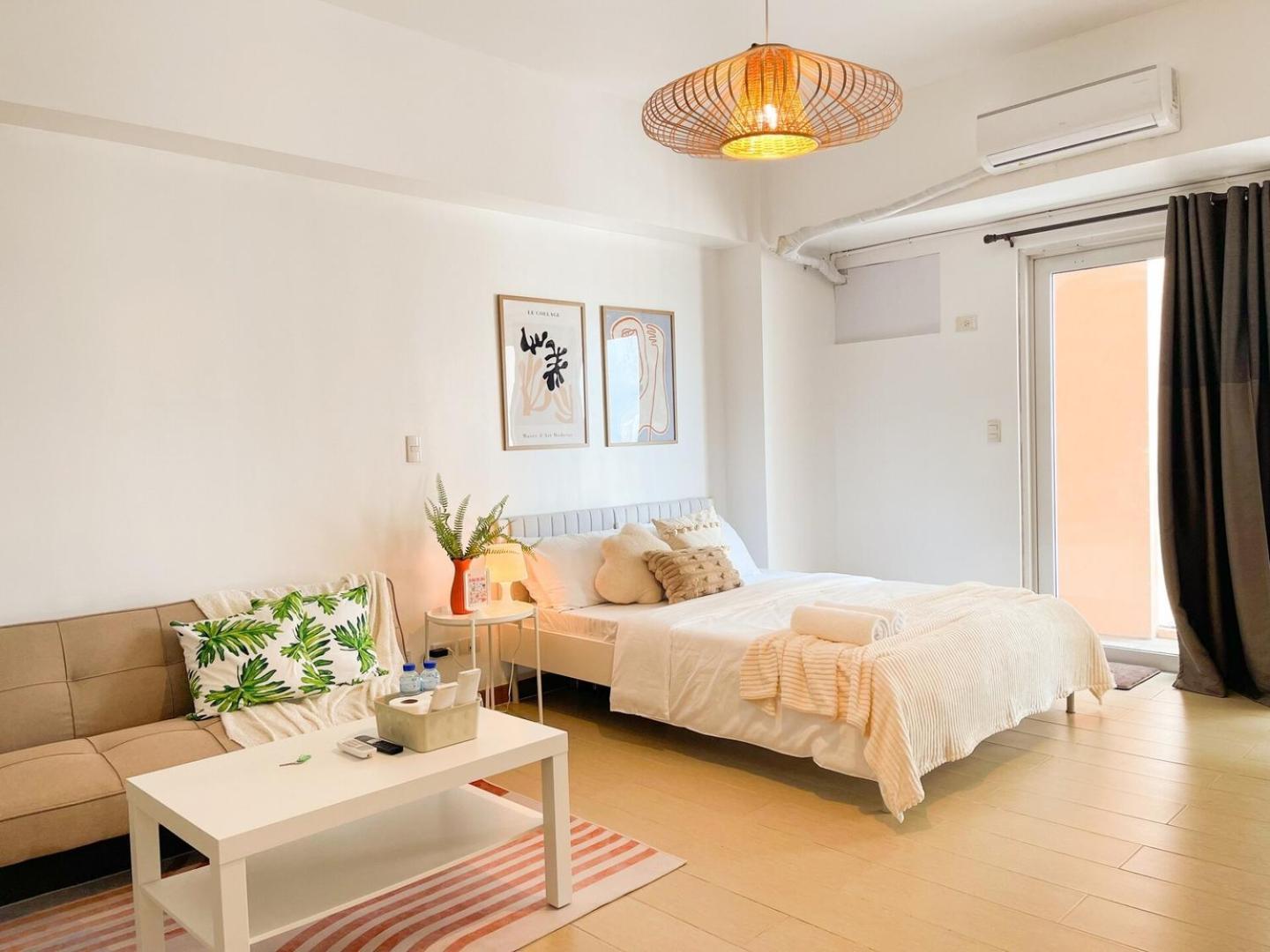 Holiday home Chic Bgc By Grand Canal Mall #vlrtb27b