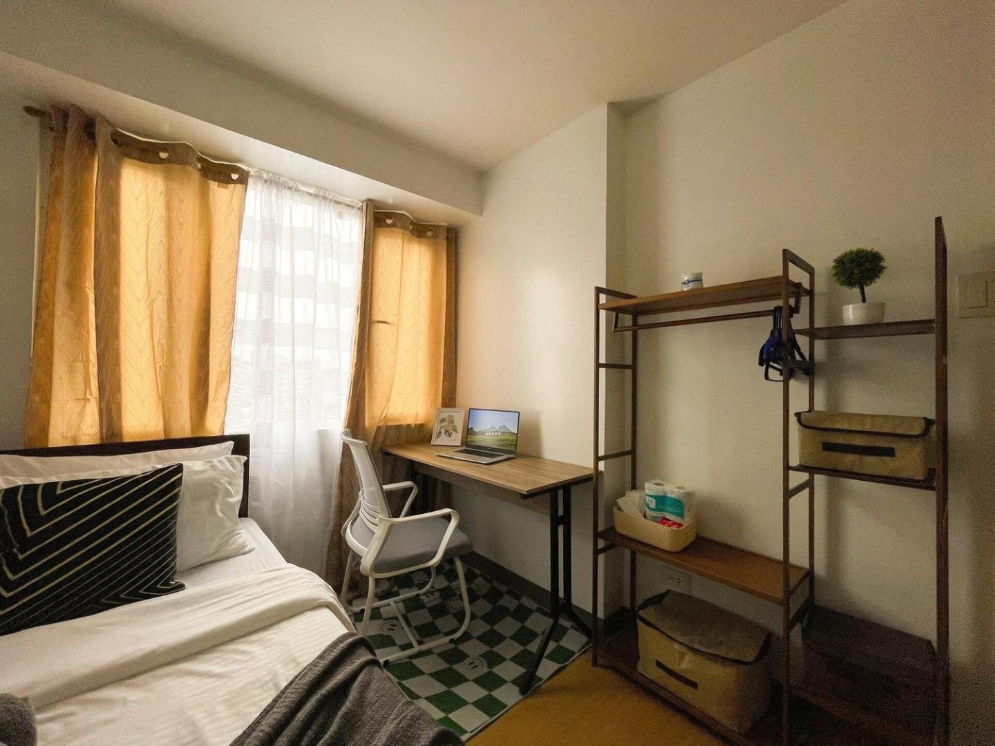 Affordable Near Bgc, Venice Mall #rt33006 * Manila