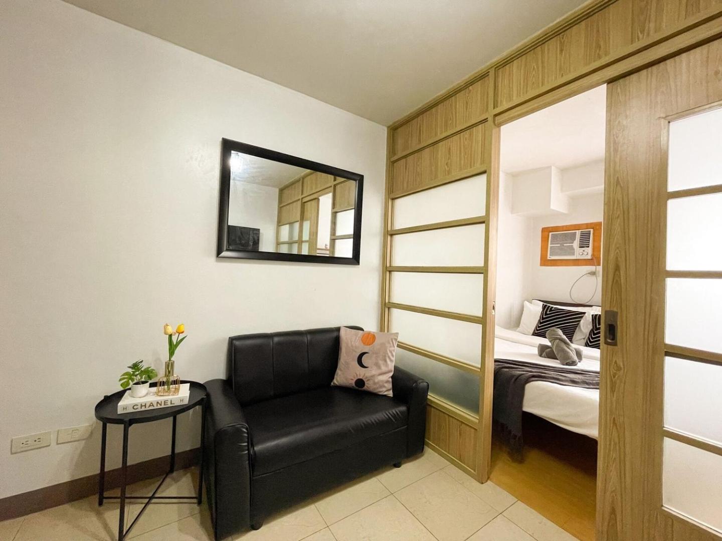 Apartment Affordable Near Bgc, Venice Mall #rt33006