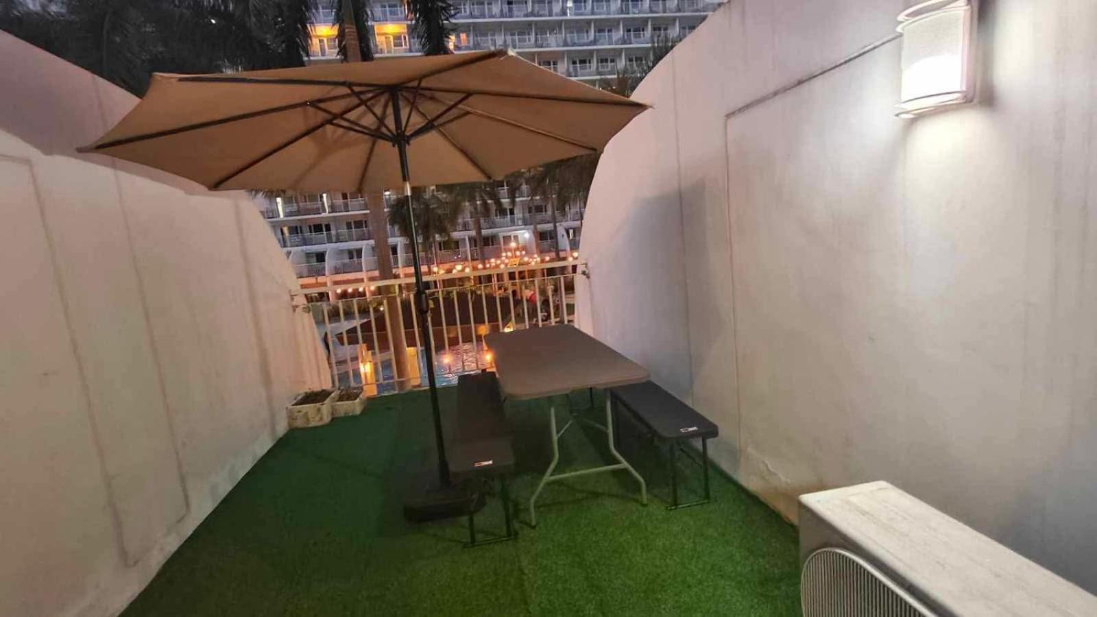 Unit 232d Pool View With Big Balcony Apartment *