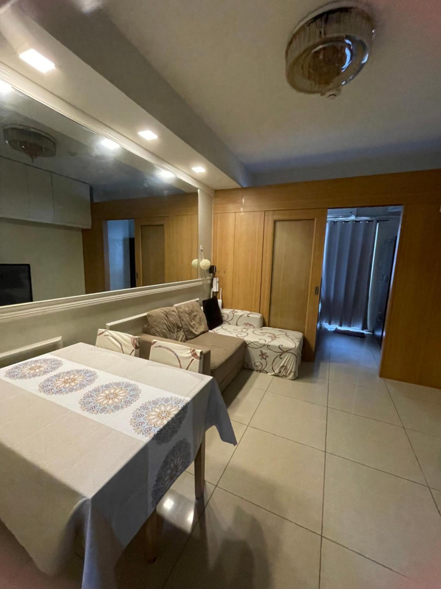 Unit 232d Pool View With Big Balcony Apartment Manila
