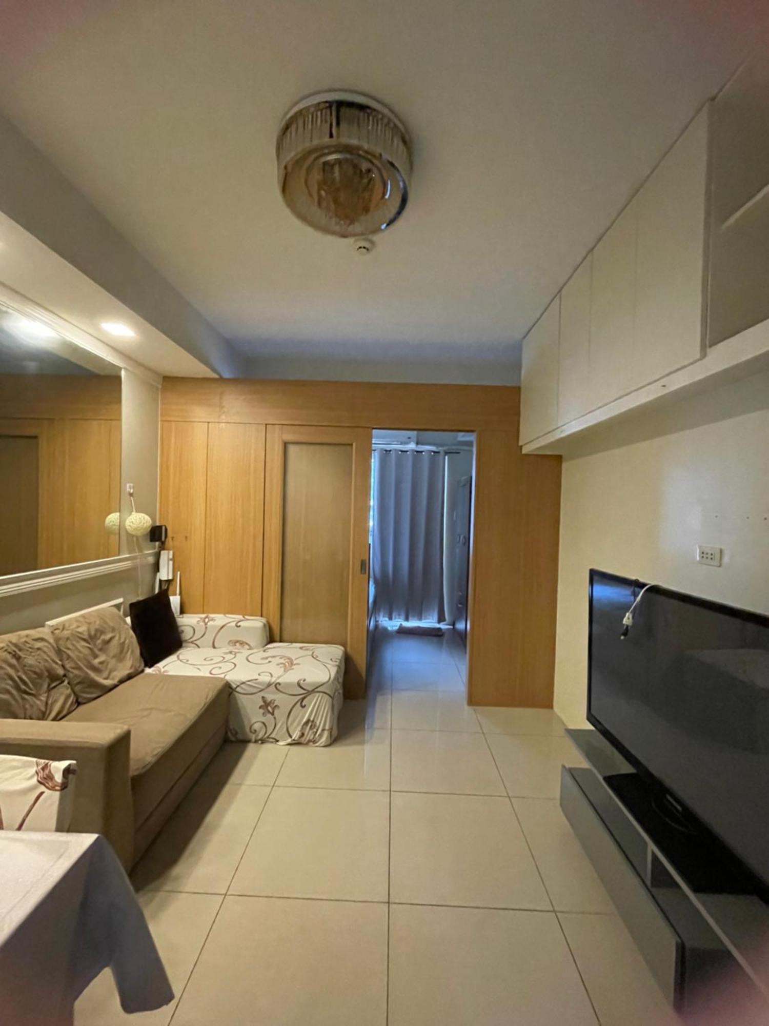 Unit 232d Pool View With Big Balcony Apartment Manila