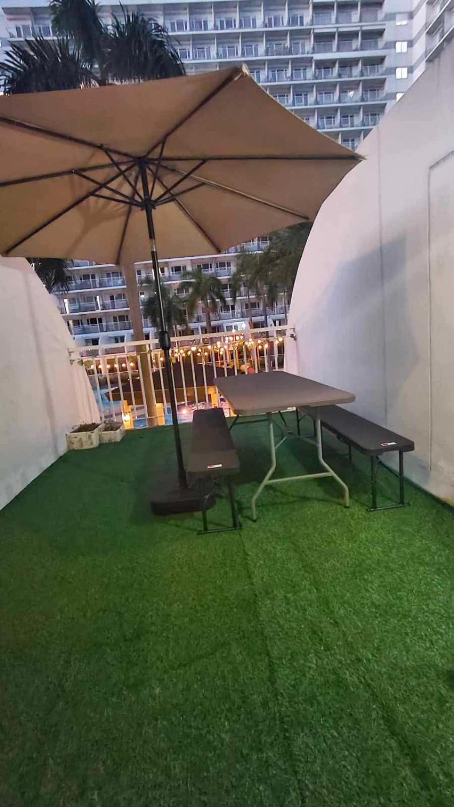 Unit 232d Pool View With Big Balcony Manila