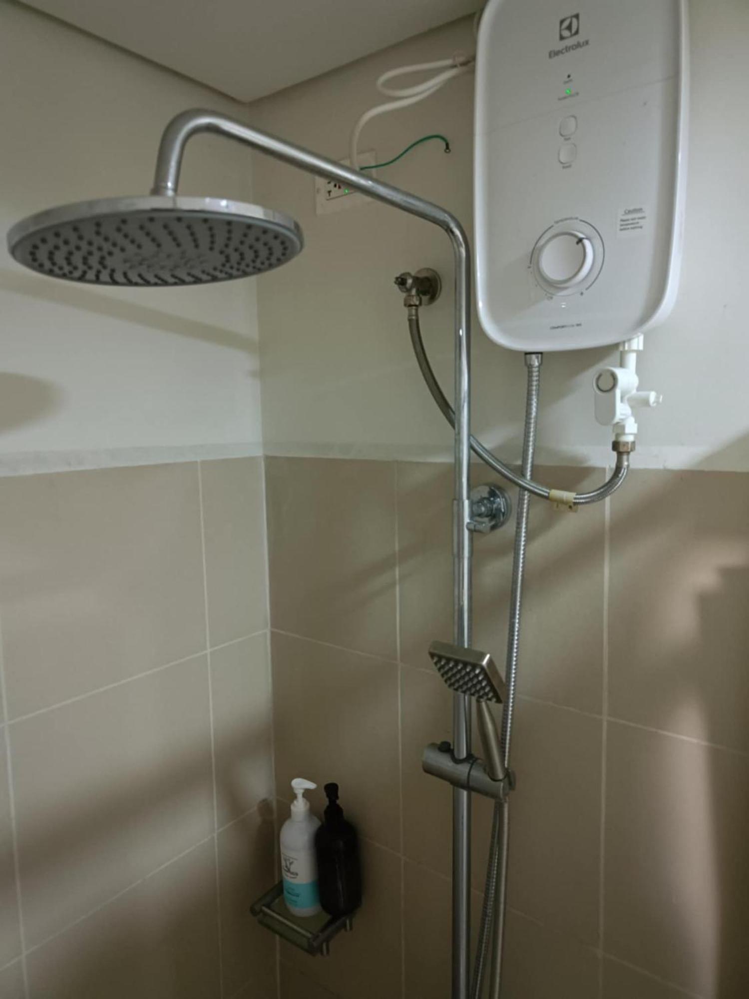 Apartment Affordable Staycation In Pasay-breeze Manila