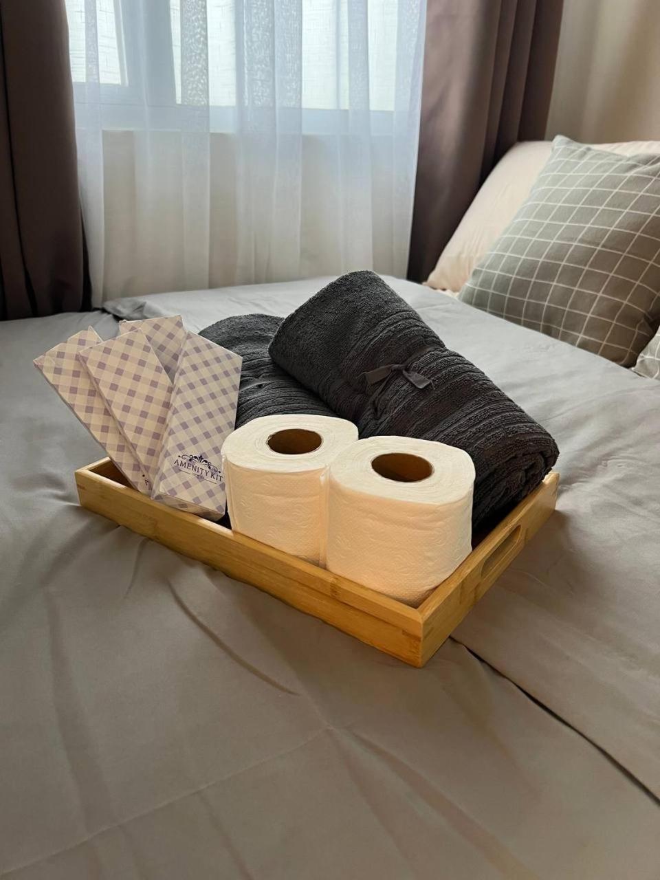 Field Residences - 2br In Paranaque Near Naia Airport *