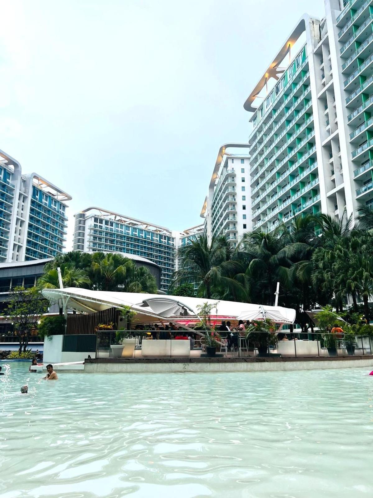 Apartment The Bahamas And Maldives At Azure Residences Near Airport