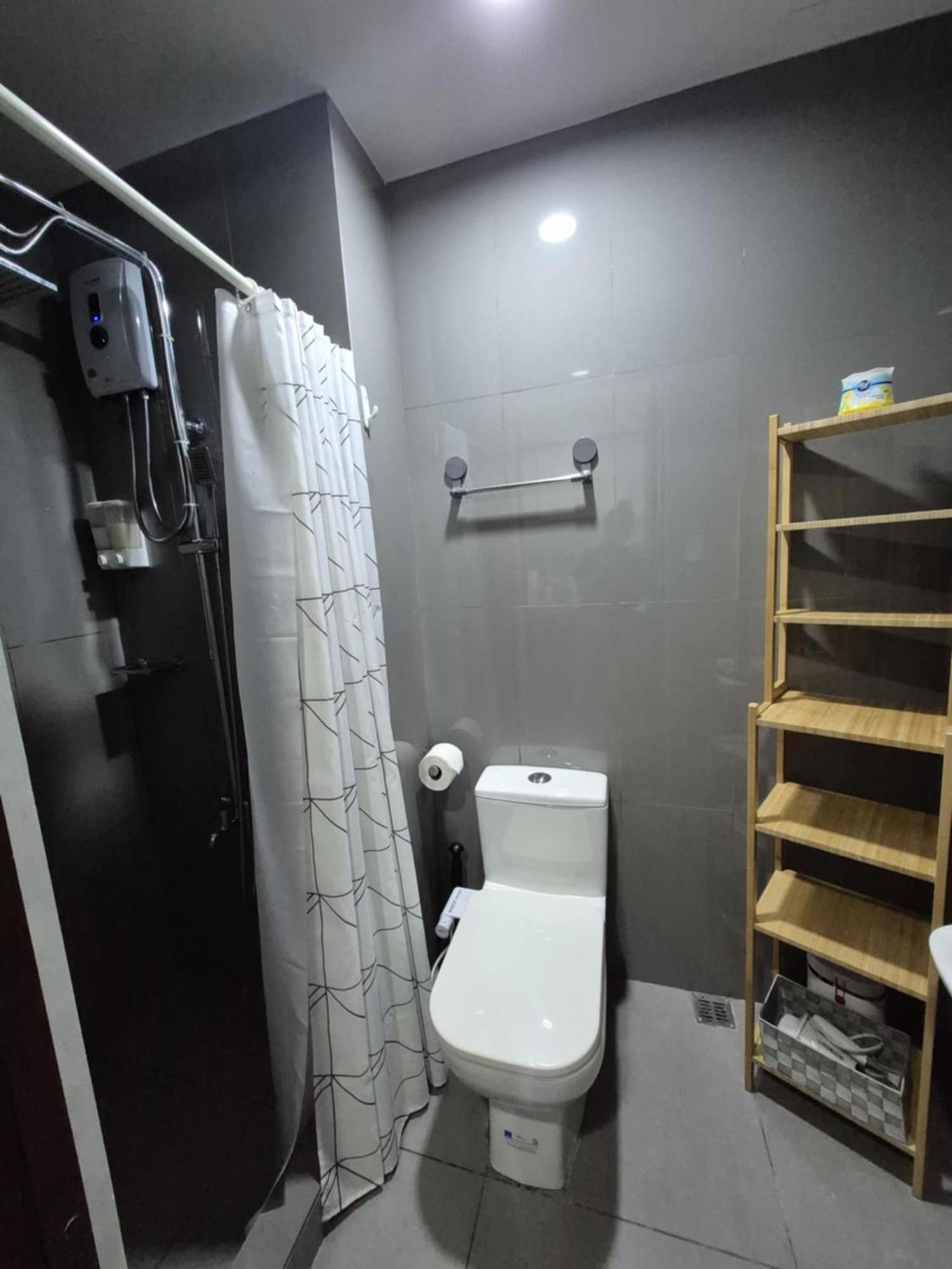 Apartment Air Residences Makati - Fully Furnished With Skyline Views!