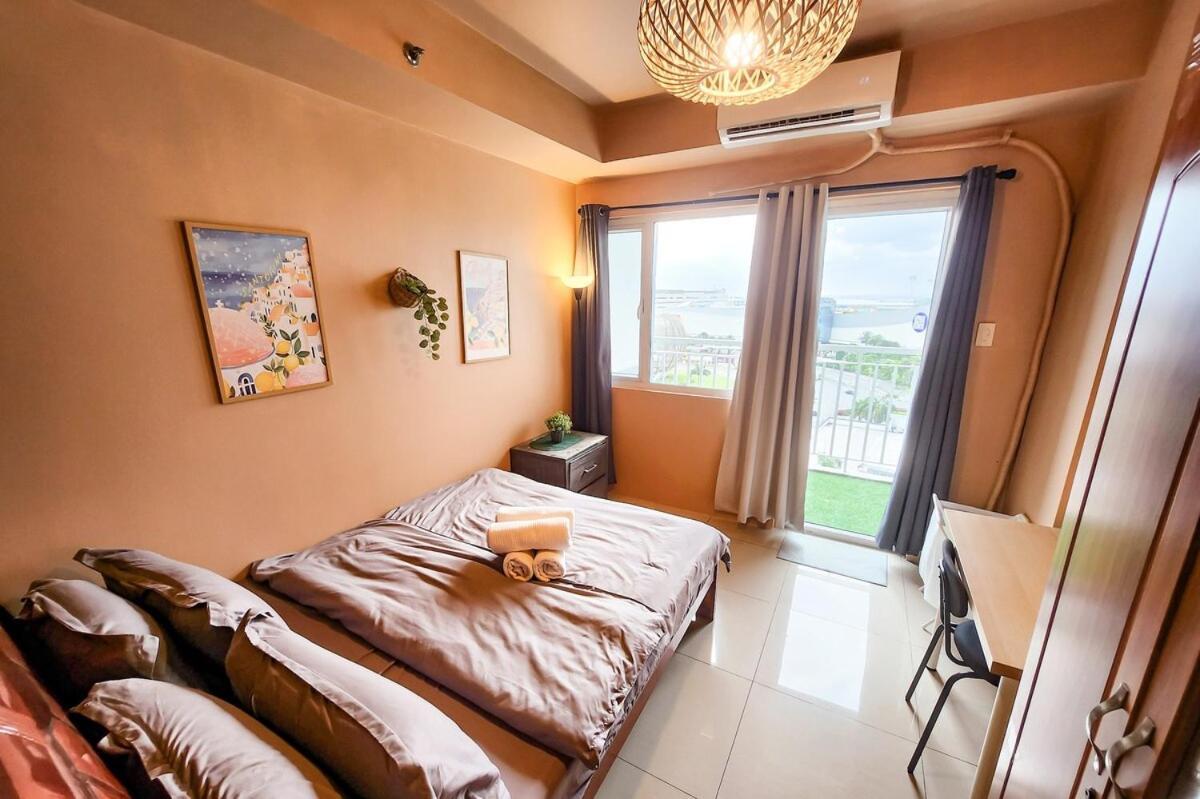 Apartment Spacious 1br 55sqm Moa With 100mbps Netflix Speakers Manila