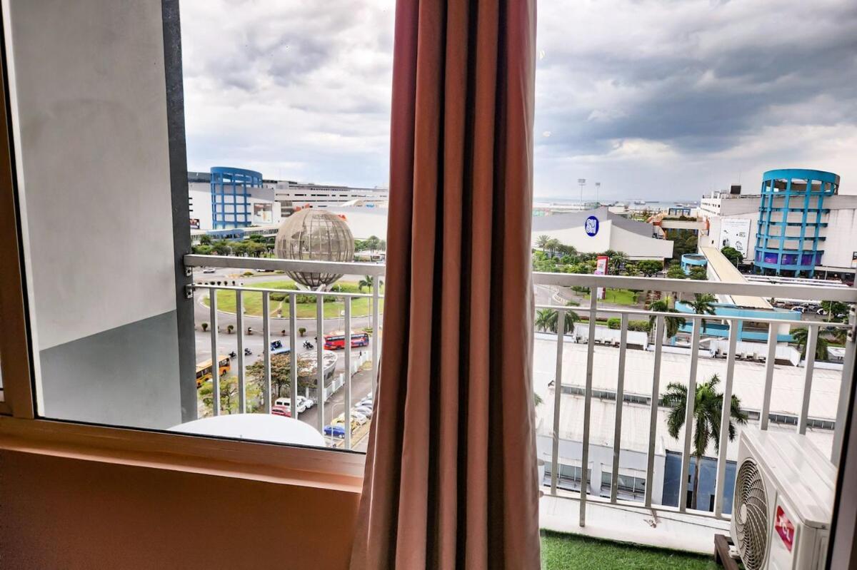 Apartment Spacious 1br 55sqm Moa With 100mbps Netflix Speakers *