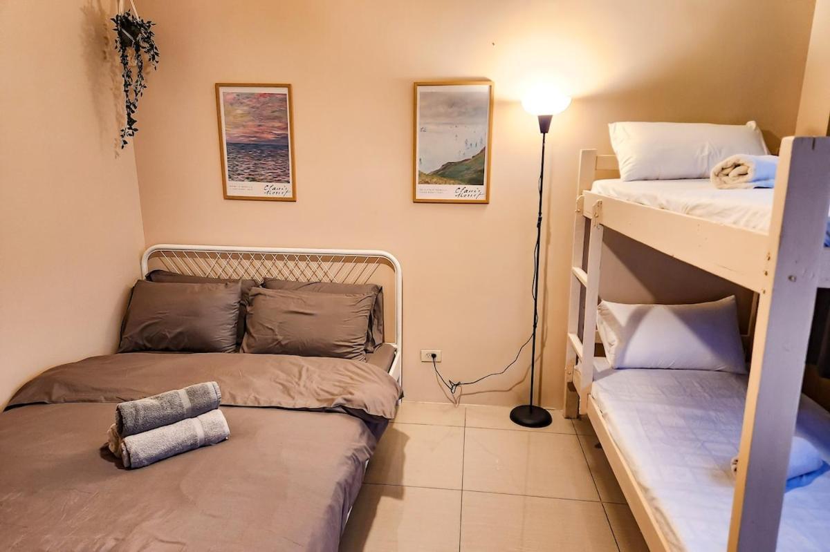Artsy 110sqm 2br In Moa 200mbps Wifi Xbox Printer * Manila