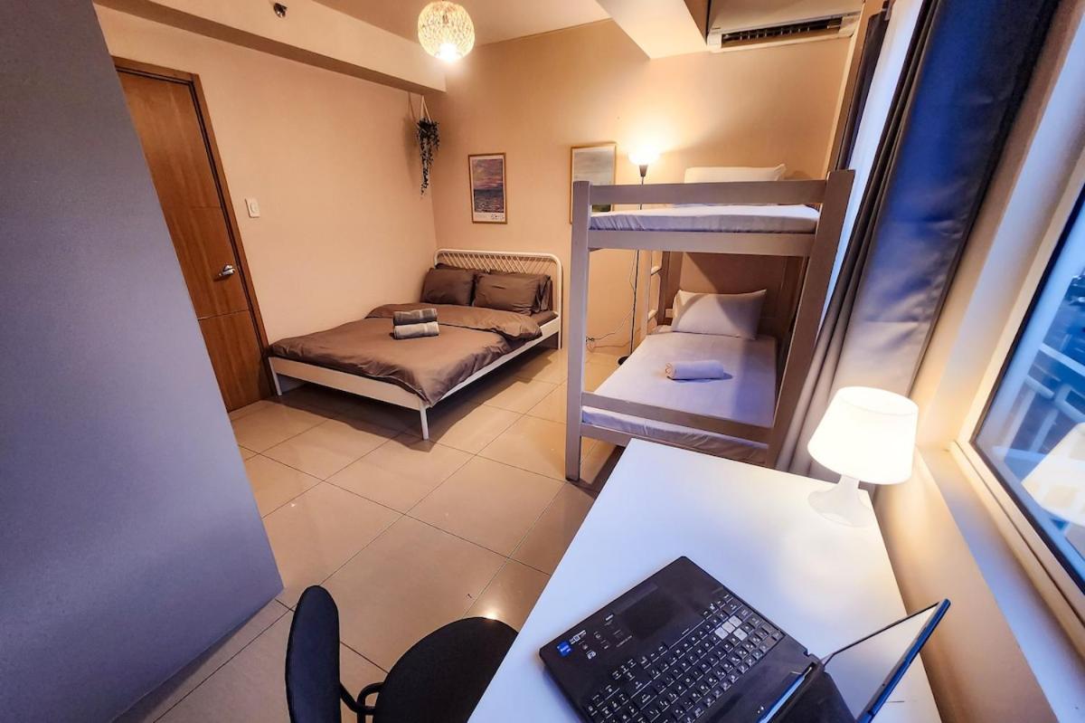 Apartment Artsy 110sqm 2br In Moa 200mbps Wifi Xbox Printer Manila
