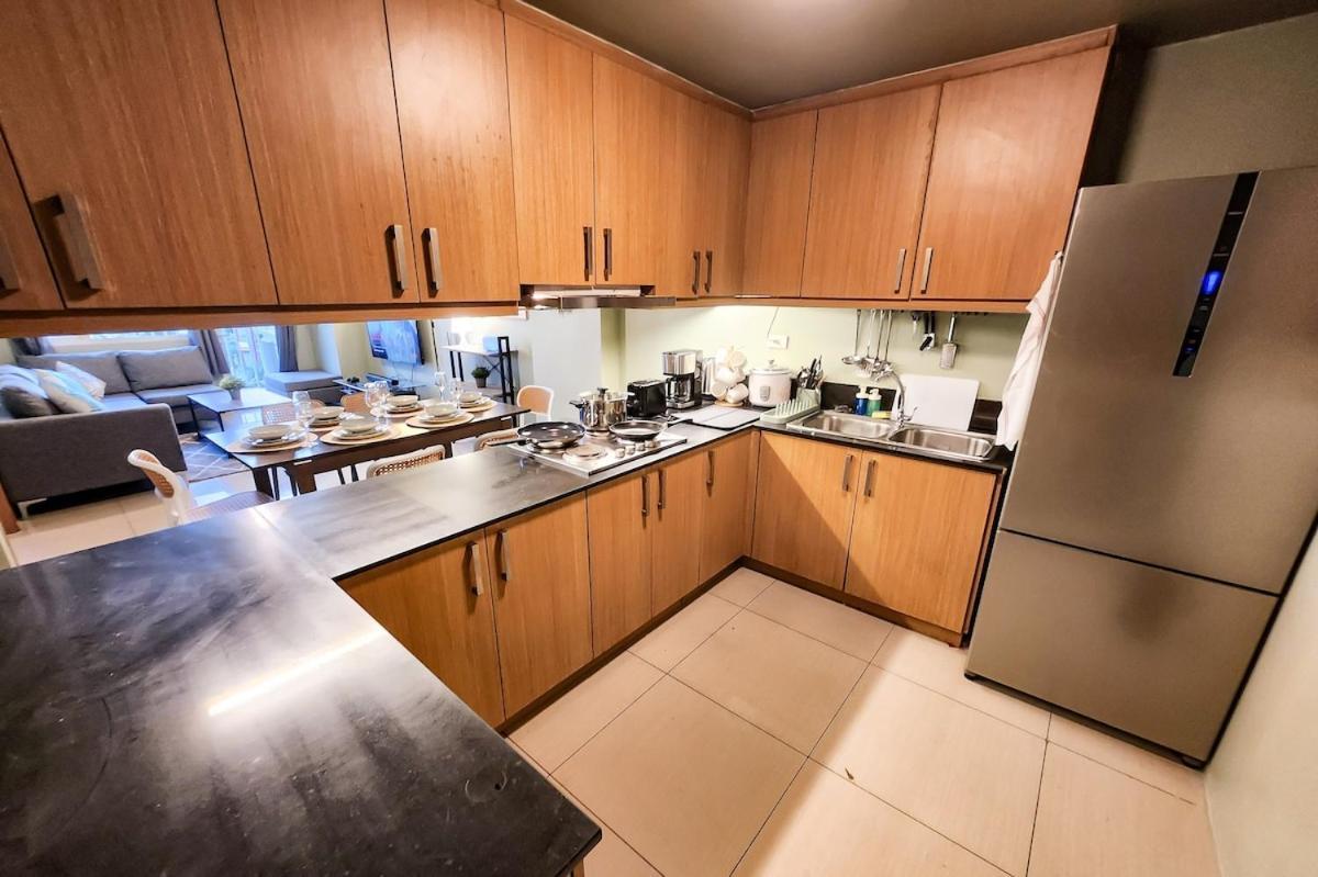 Artsy 110sqm 2br In Moa 200mbps Wifi Xbox Printer *