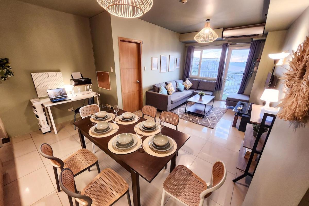 Artsy 110sqm 2br In Moa 200mbps Wifi Xbox Printer