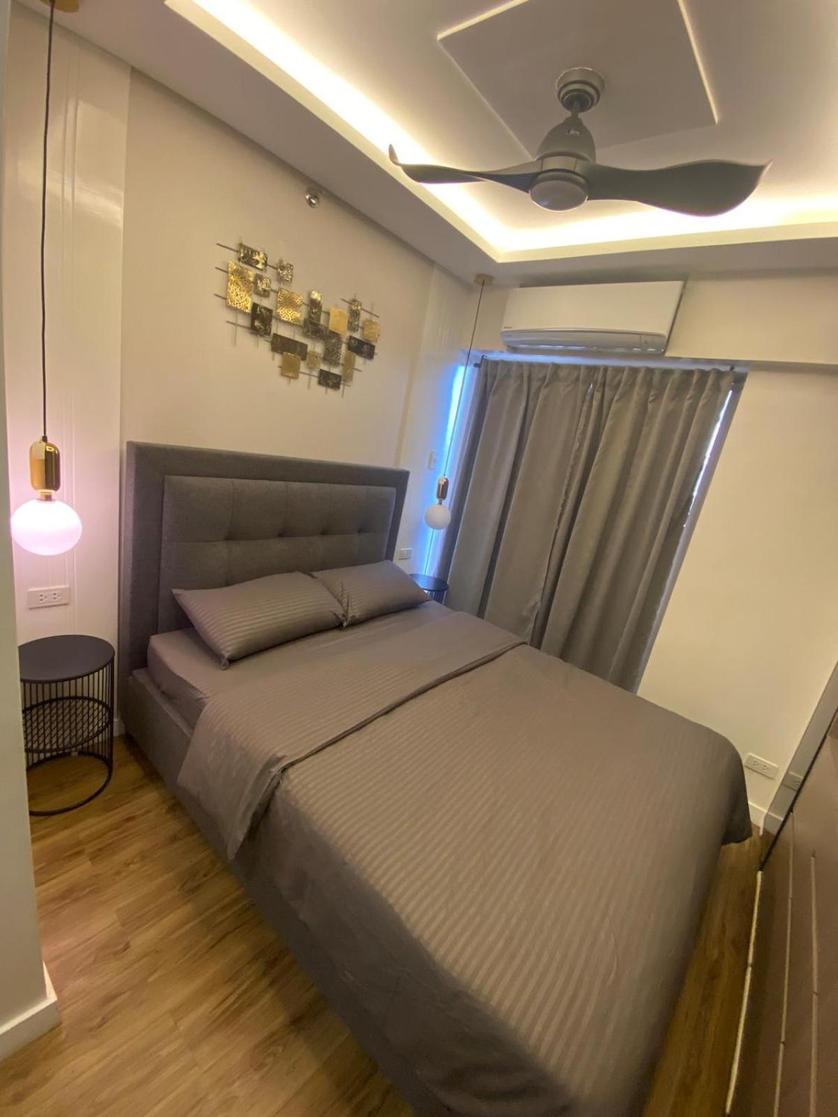Apartment Stylish & Spacious Place Near Bgc Fast Wi-fi