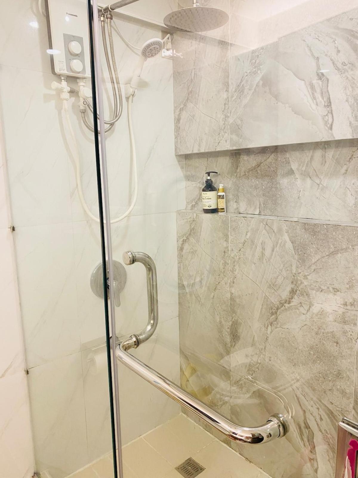Stylish & Spacious Place Near Bgc Fast Wi-fi