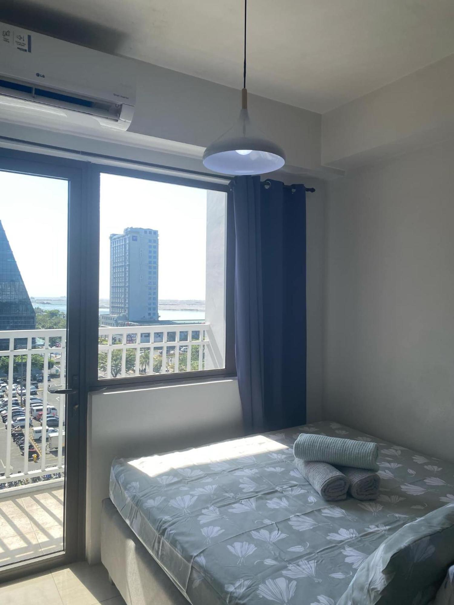 Wind And Sea At Shore 1 Residences Apartment