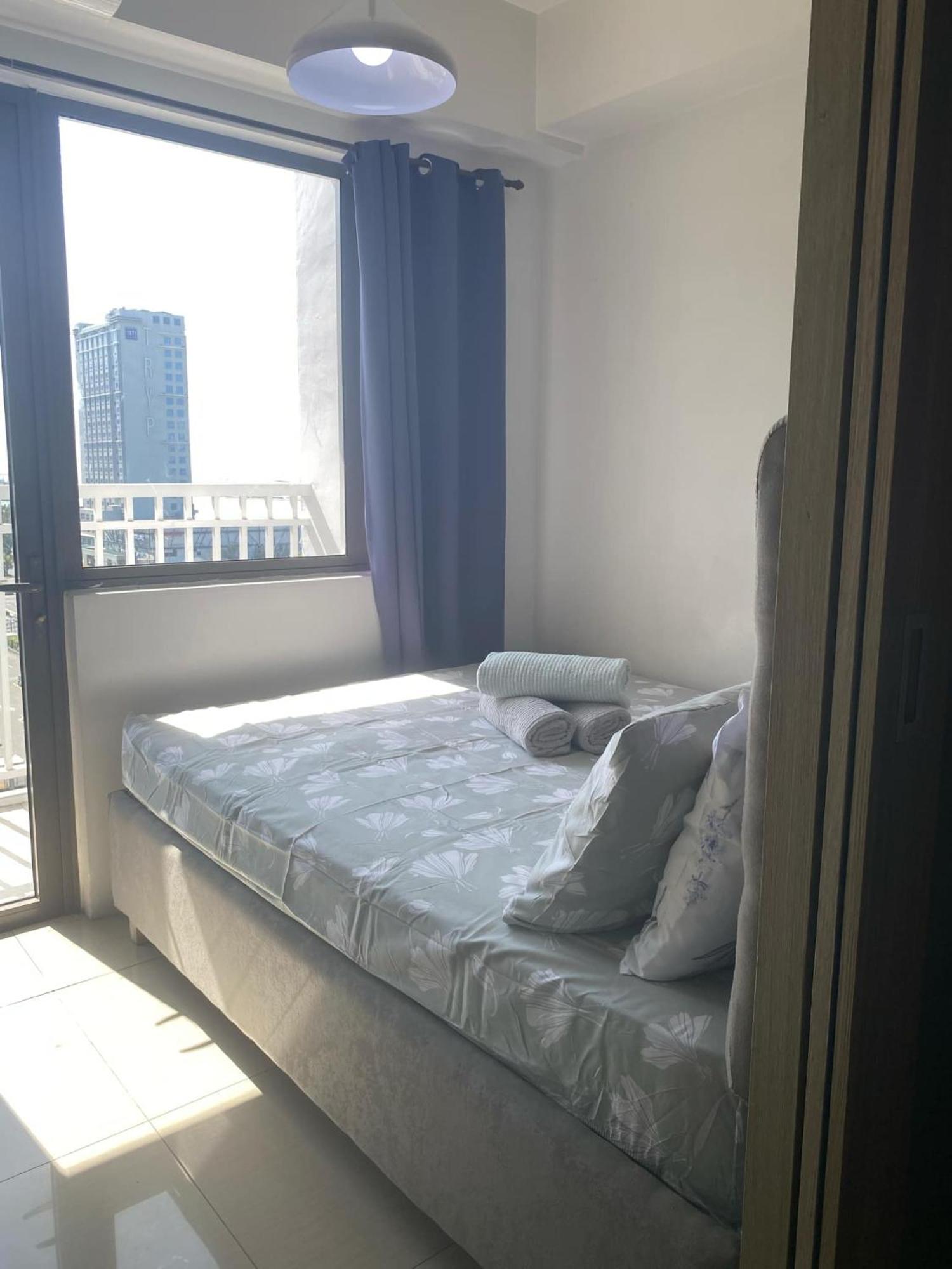 Wind And Sea At Shore 1 Residences Apartment Manila