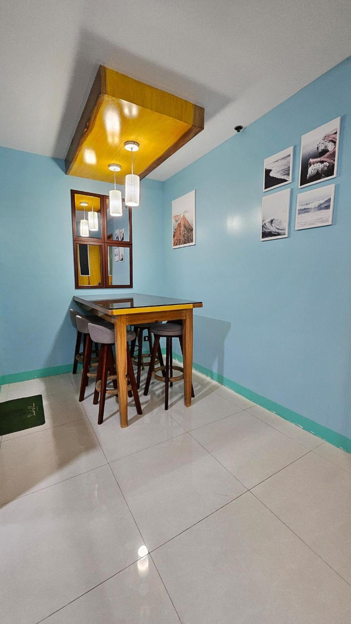Spacious & Cozy 1-bedroom, Sleeps 2-4 *