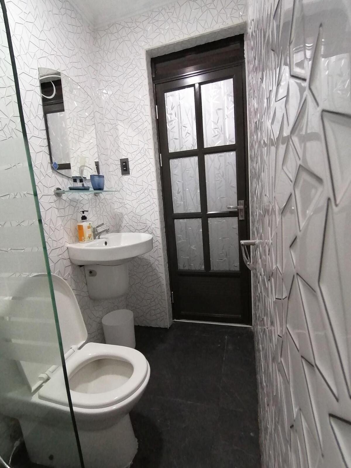Spacious & Cozy 1-bedroom, Sleeps 2-4 Apartment Manila