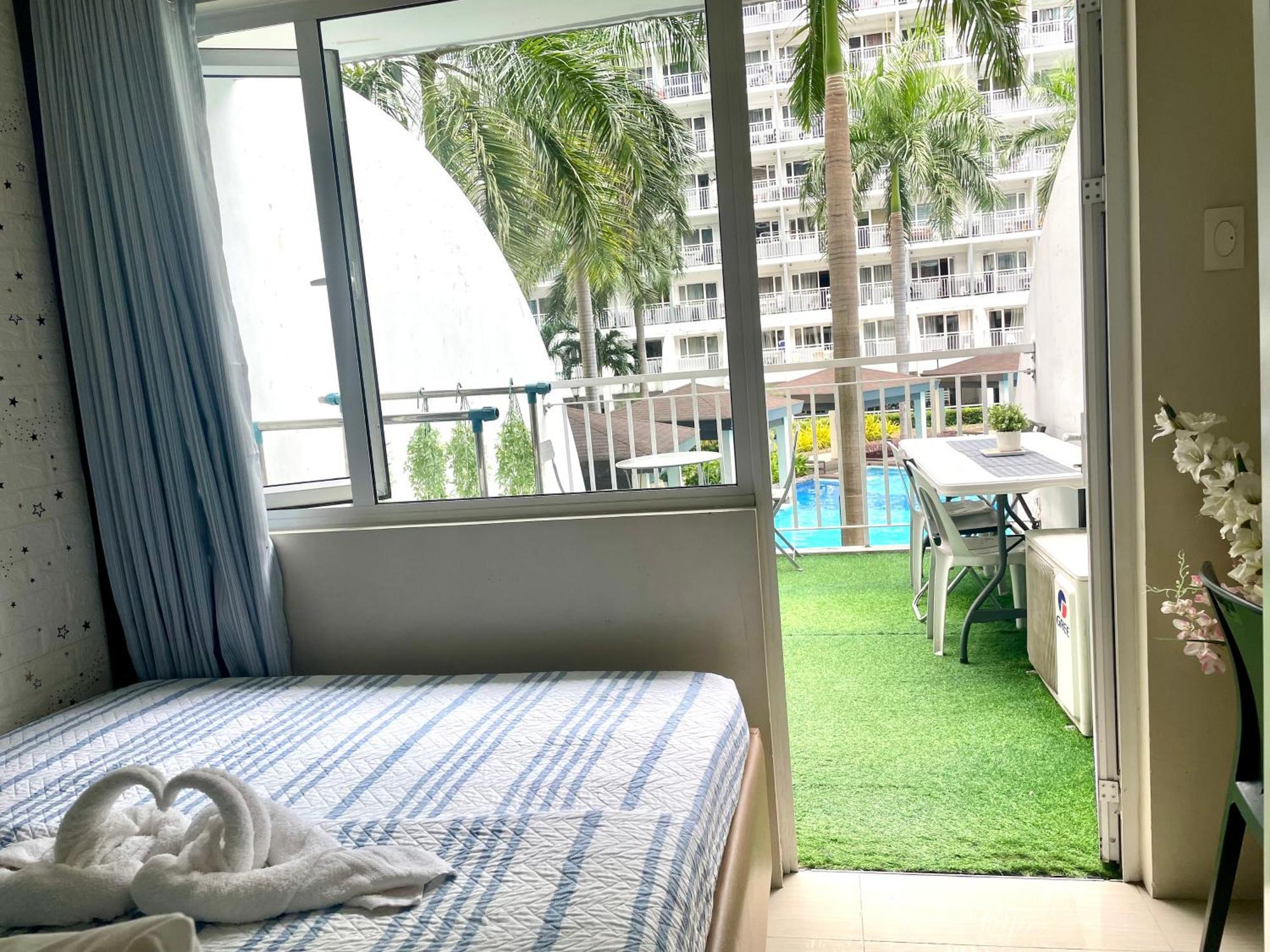 Moa Shell Residences - Big Balcony Facing Pool Apartment