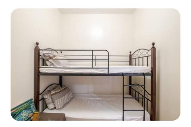 Benjamin's Crib Staycation Hostel Paranaque City
