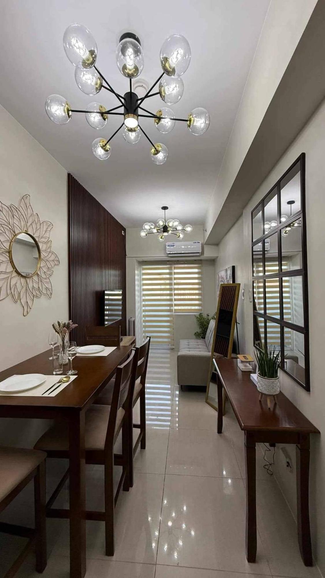 Stylish And Comfy Manila