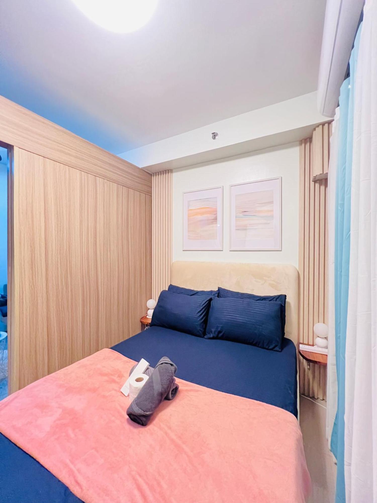 Staycation Near Sm Moa By Shara Dungo *