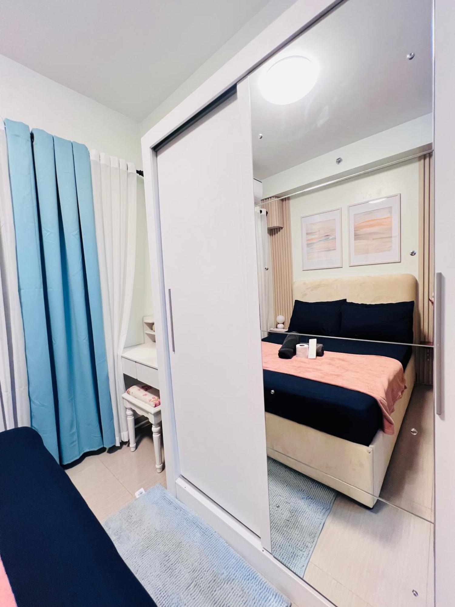 Staycation Near Sm Moa By Shara Dungo * Manila