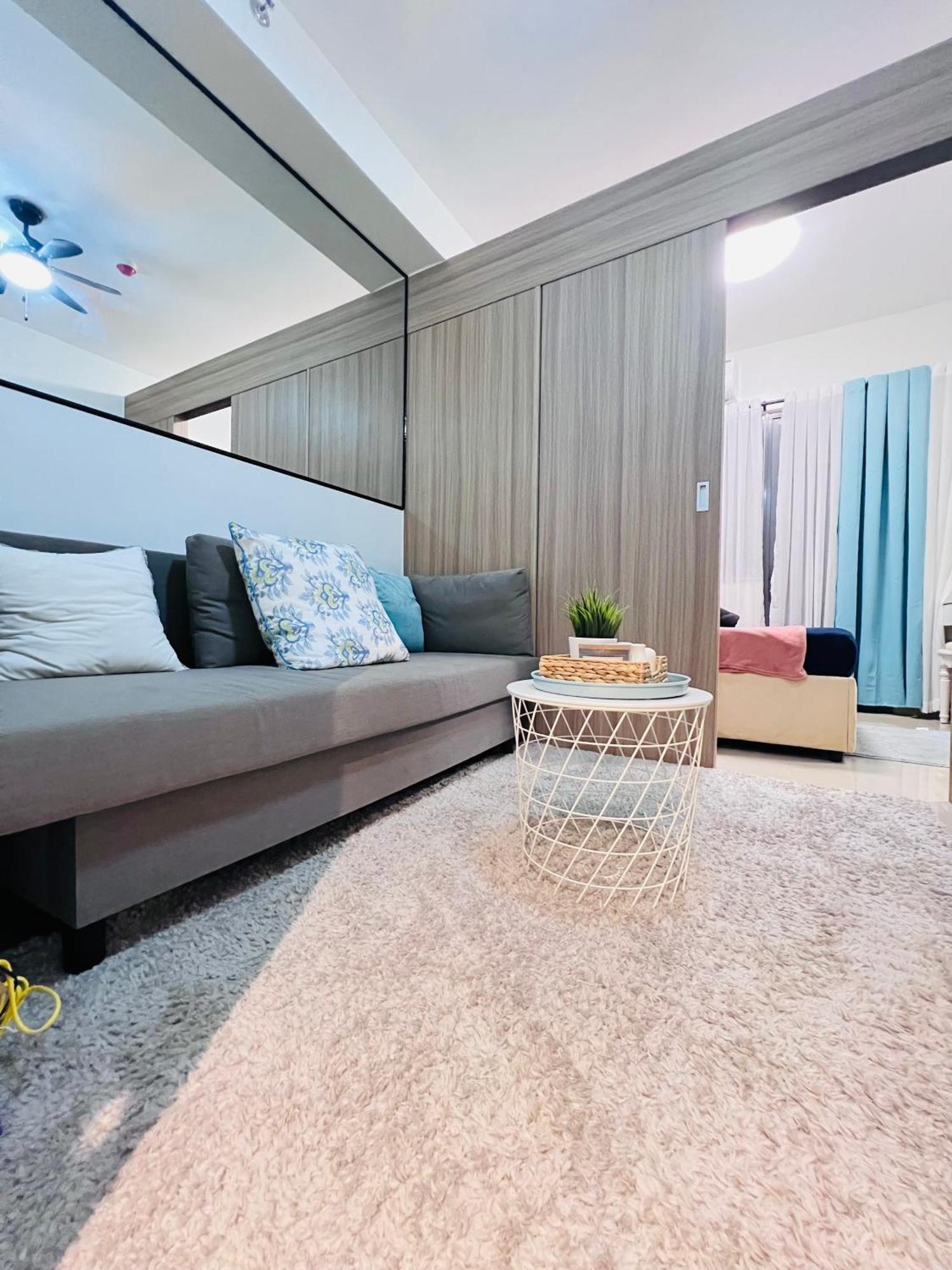 Aparthotel Staycation Near Sm Moa By Shara Dungo