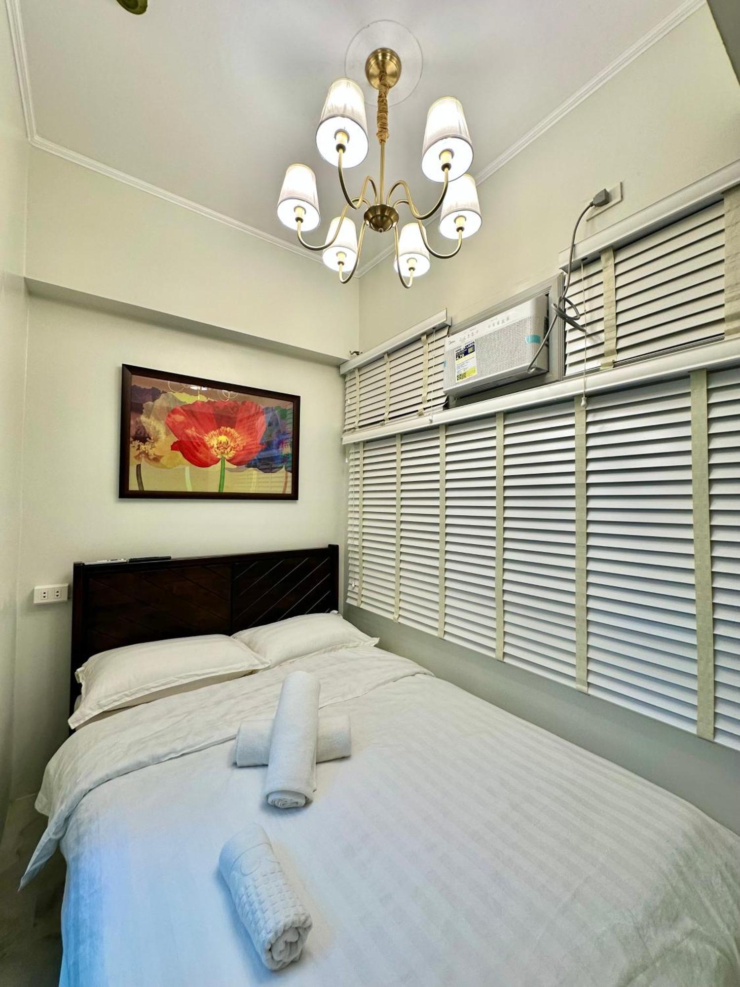 Two Condominium, Alabang Northgate Cyberzone, Gray-fiber Wi-fi Netflix Ready Aparthotel *