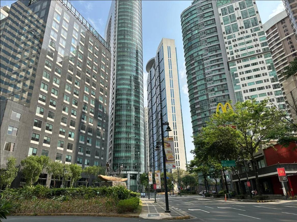 2br In Bgc Apartment *