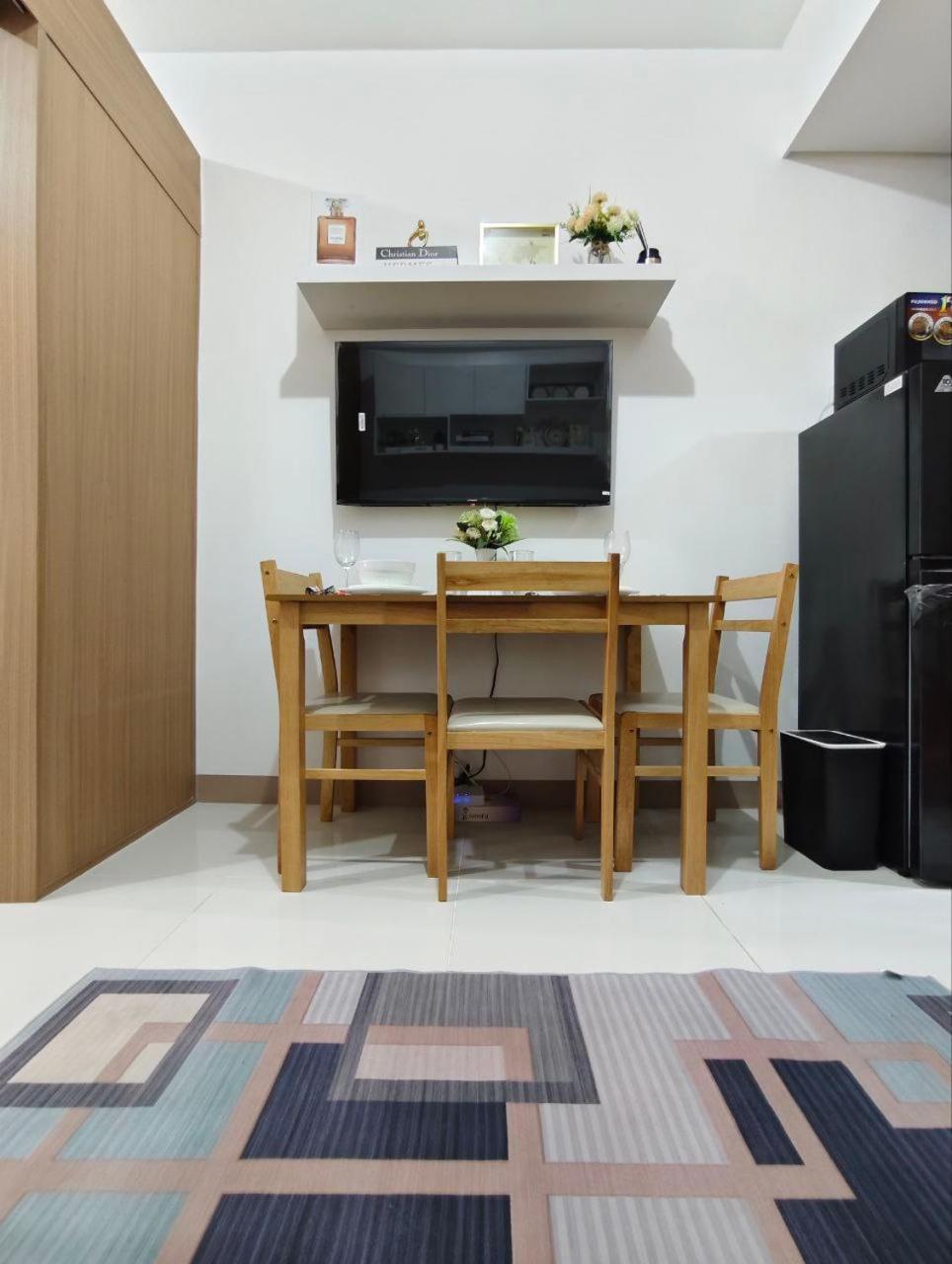 Stylish With View And Netflix - Pool Access * Manila
