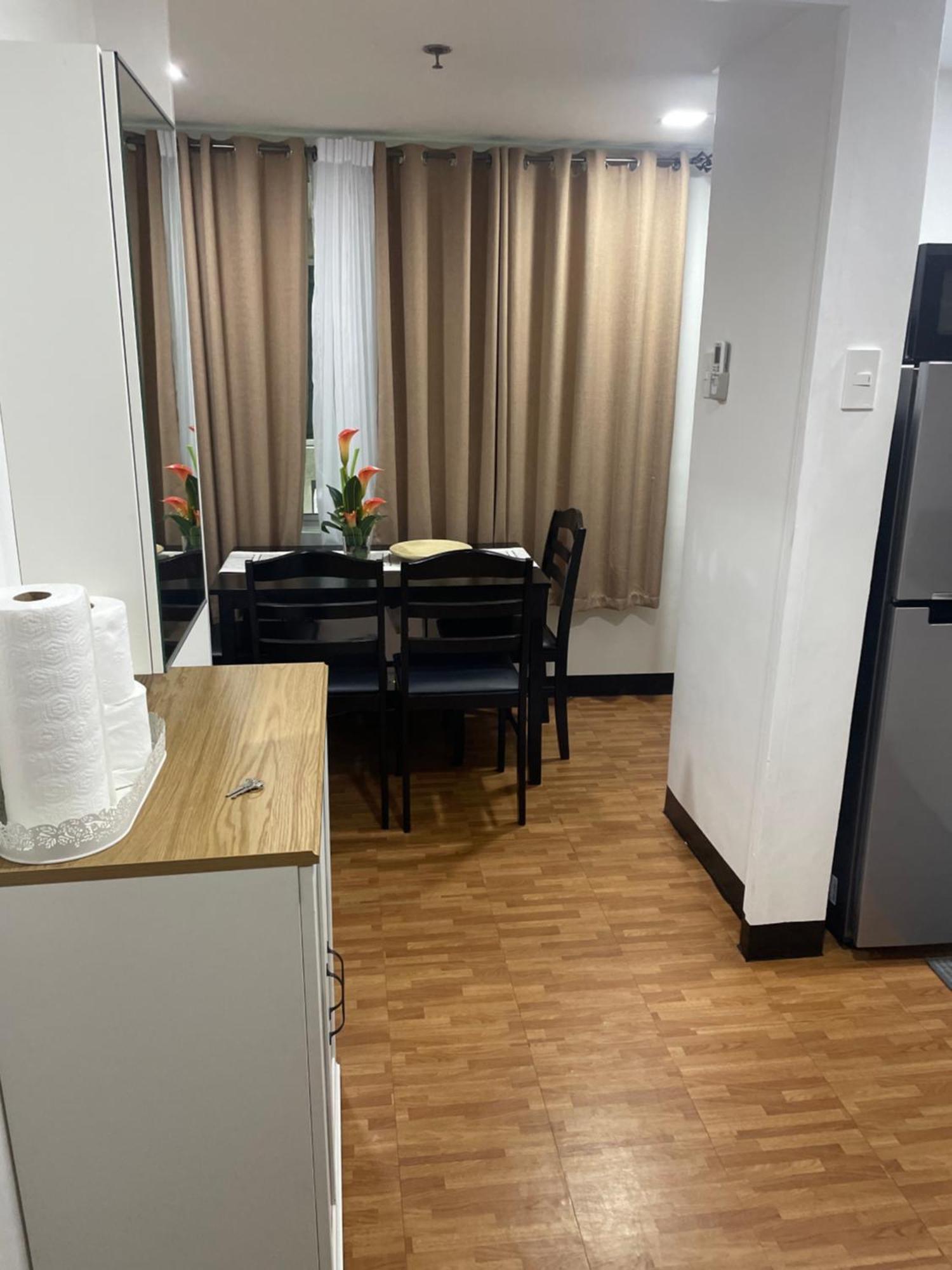 In The Center Of Metro Apartment