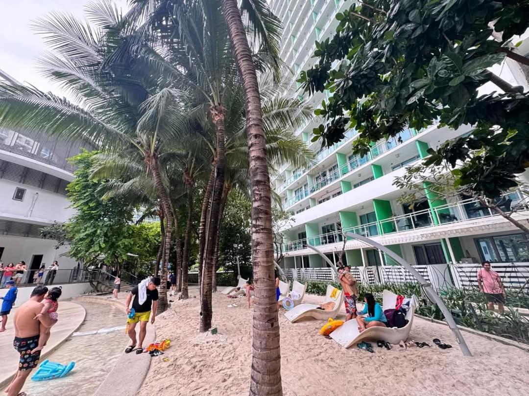 Apartment Azure Staycation By Mmk