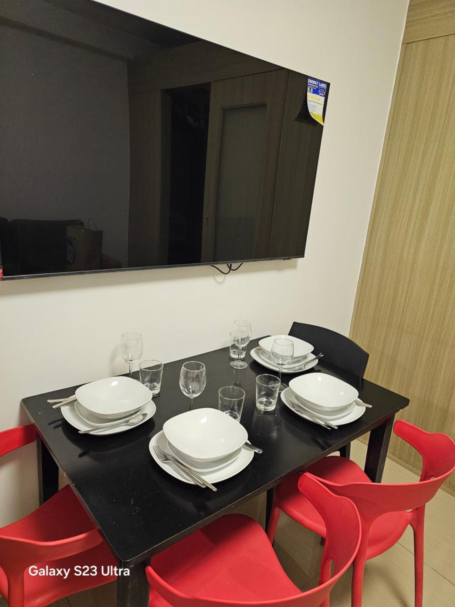 Gleeful House At Shore Apartment Manila