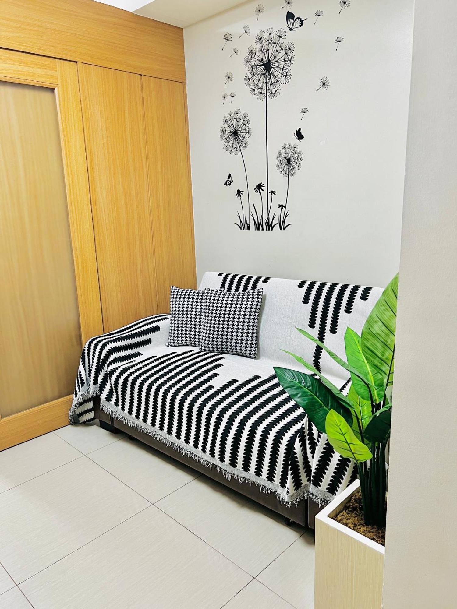 Icy Condotel In Shell Residences *