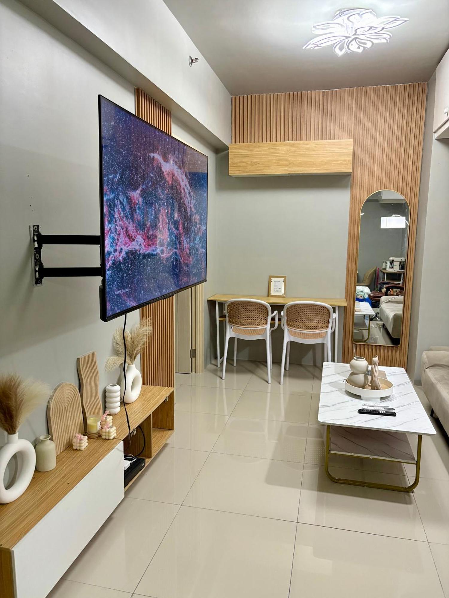 Comfy Cozy Staycation Apartment *